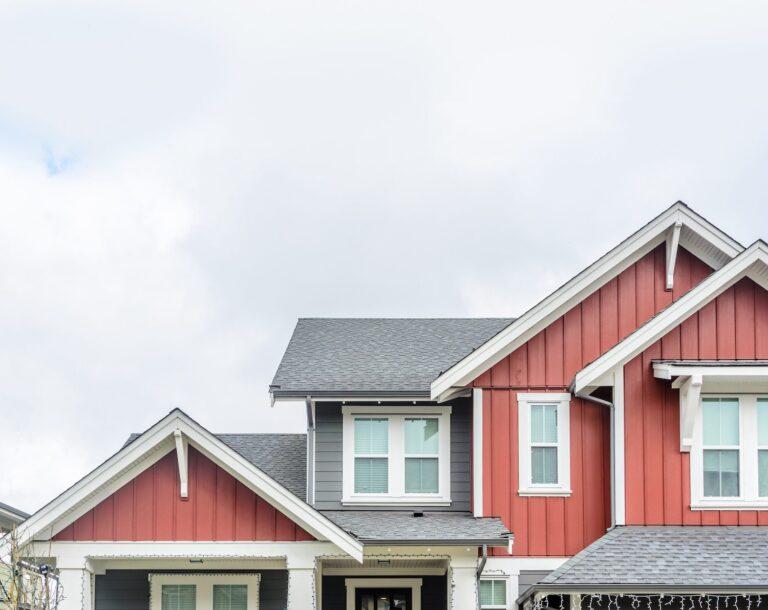 8 Cheap Siding Options For Your House In 2023 [Cost Guide]