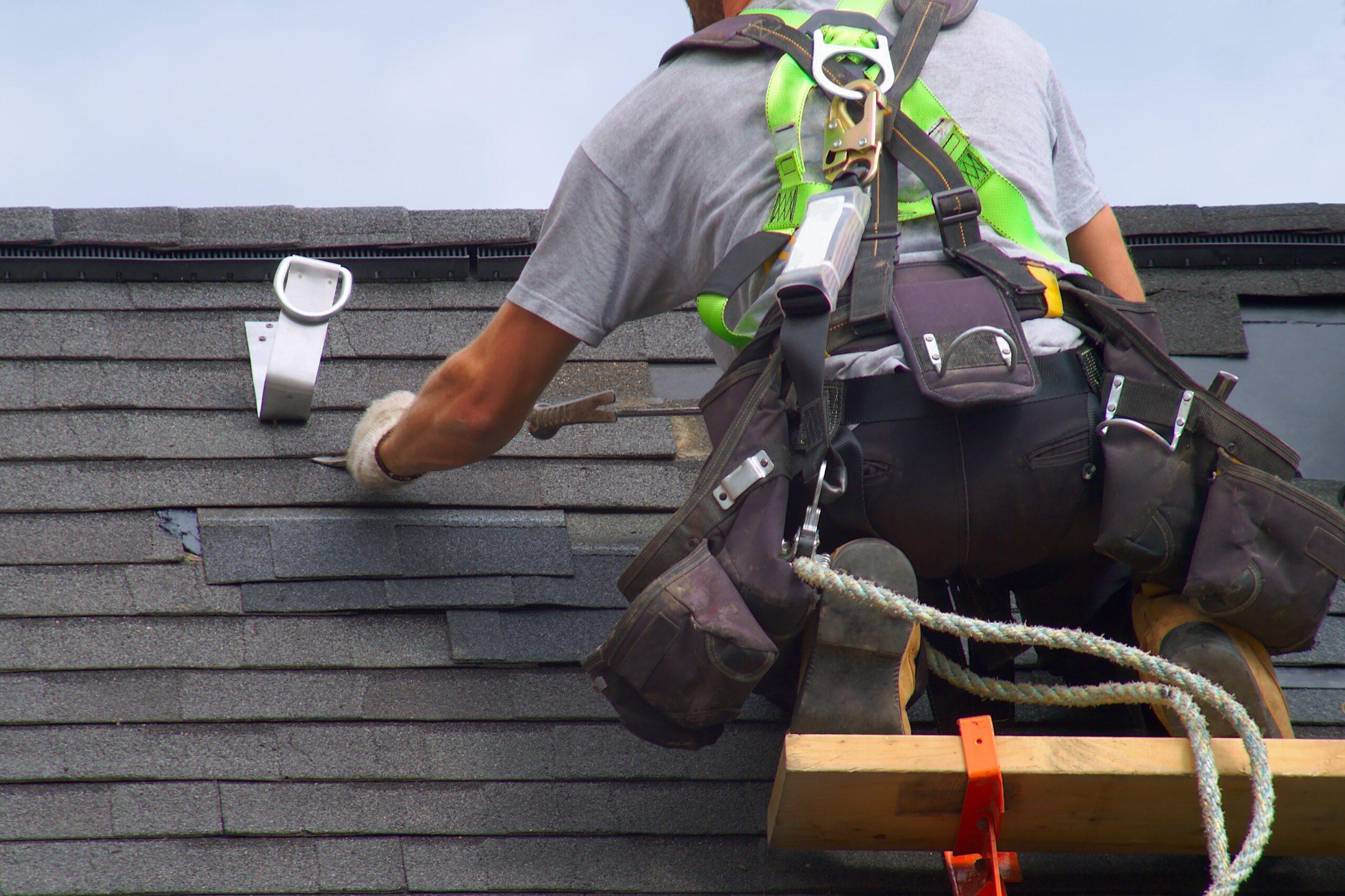 how to hire a roofing contractor